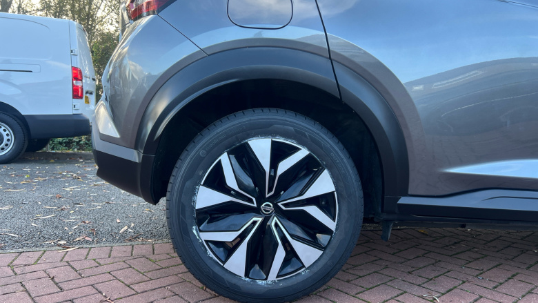 Nissan Juke 1.0 DiG-T 114 Acenta 5dr Petrol Hatchback